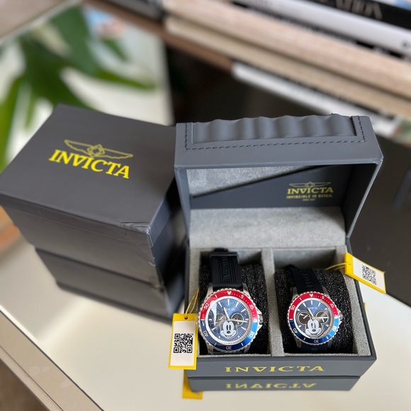 INVICTA Mickey Mouse Watch Set ~NIB π¦ - Picture 4 of 16